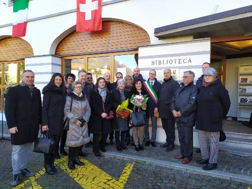 L'assessore regionale alle Finanze, Barbara Zilli, alla cerimonia di intitolazione della biblioteca comunale di Artegna al già sindaco, Madussi